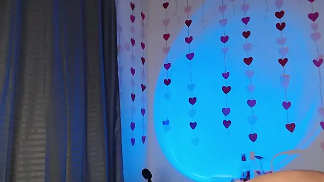 seven7xis online show from February 19, 2025, 5:49 am