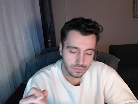 handsomeee04 online show from November 26, 2025, 10:21 pm