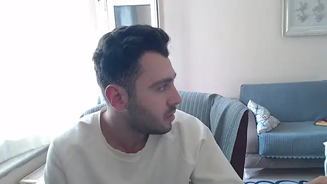 handsomeee04 online show from November 9, 2025, 11:25 am