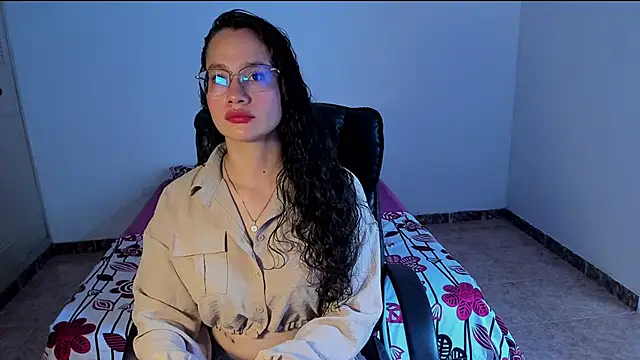 emmaTorres1 online show from March 1, 2025, 9:59 pm