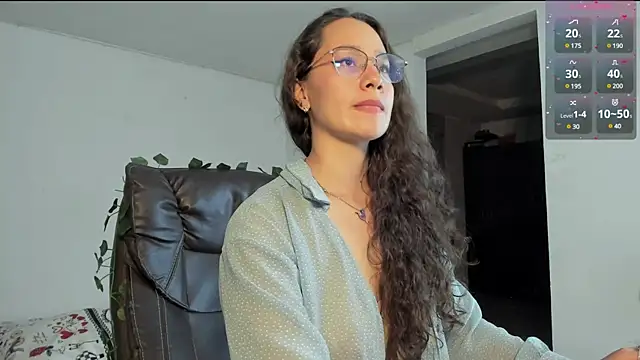 emmaTorres1 online show from March 18, 2025, 11:53 pm