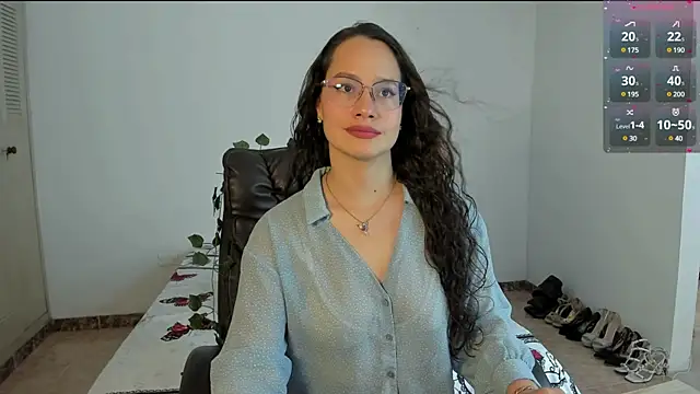 emmaTorres1 online show from March 18, 2025, 8:48 pm