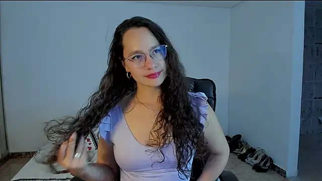 emmaTorres1 online show from March 8, 2025, 11:39 pm