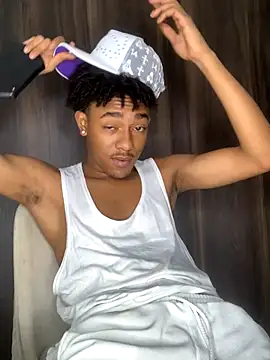 Boy cock18 online show from September 25, 2025, 4:29 am