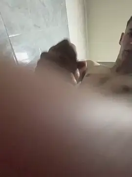 ekskekejejej online show from October 3, 2025, 9:05 pm