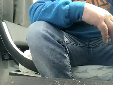 Snapshot of party51502 chatting on February 5, 2025, 12:06 pm party51502 online show from February 5, 2025, 12:06 pm