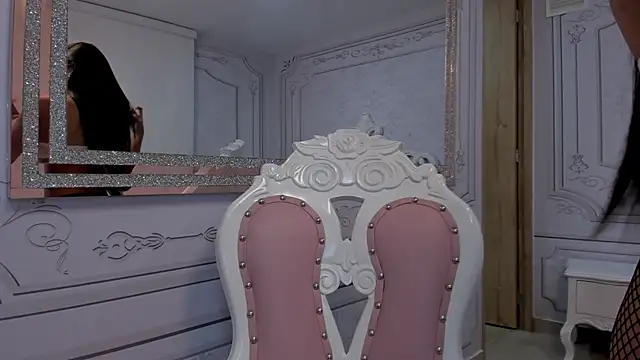 Snapshot of Daphne_Fox_ chatting on March 6, 2025, 4:08 am Daphne Fox online show from March 6, 2025, 4:08 am