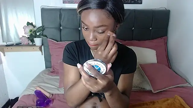 Snapshot of nikkystorm1_ chatting on March 14, 2025, 1:57 pm nikkystorm1 online show from March 14, 2025, 1:57 pm