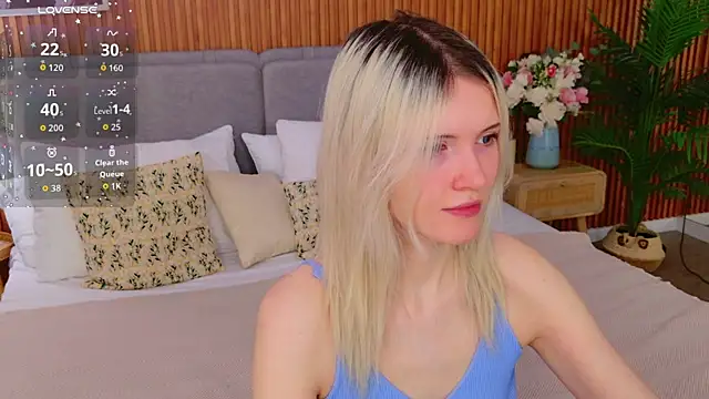 NellieLoyns online show from May 15, 2026, 5:22 pm