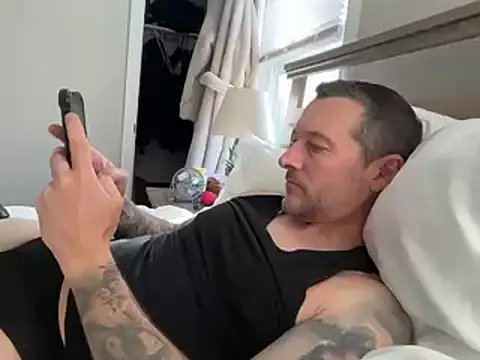 moon-boy online show from November 6, 2025, 6:12 pm