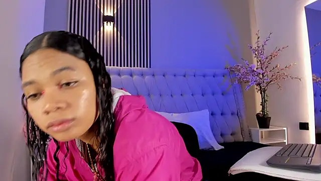 Snapshot of GysellHanson chatting on December 2, 2025, 11:34 am GysellHanson online show from December 2, 2025, 11:34 am