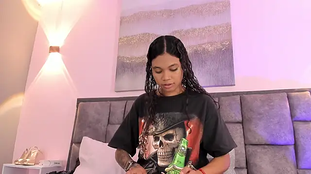 Snapshot of GysellHanson chatting on November 18, 2025, 11:35 am GysellHanson online show from November 18, 2025, 11:35 am