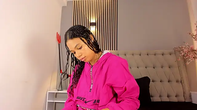 Snapshot of GysellHanson chatting on November 15, 2025, 11:25 am GysellHanson online show from November 15, 2025, 11:25 am