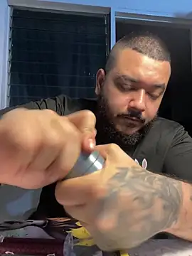 El Titan1998 online show from February 15, 2026, 12:22 am