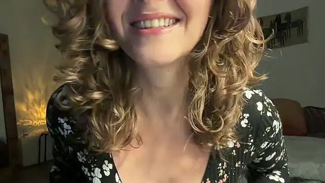 leahsparkles online show from October 18, 2025, 11:34 am