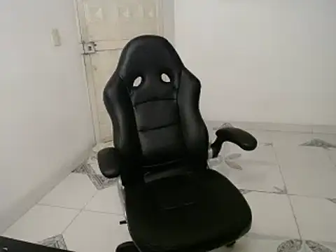 Snapshot of Clyde019 chatting on January 16, 2025, 2:09 am Clyde019 online show from January 16, 2025, 2:09 am