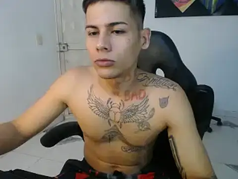 Snapshot of Clyde019 chatting on February 7, 2025, 9:04 pm Clyde019 online show from February 7, 2025, 9:04 pm