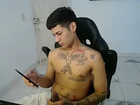 Snapshot of Clyde019 chatting on January 15, 2025, 8:16 pm Clyde019 online show from January 15, 2025, 8:16 pm