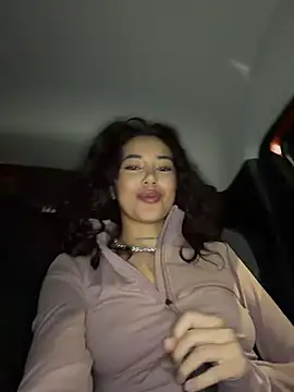 Alexiaa2006 online show from April 17, 2026, 9:17 pm