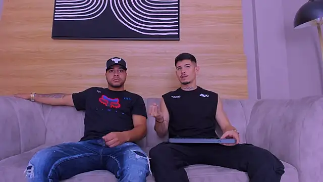 Snapshot of hell_twink chatting on December 5, 2025, 8:17 pm hell twink online show from December 5, 2025, 8:17 pm