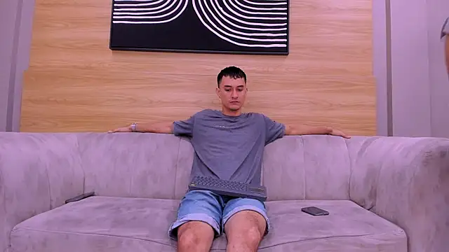 hell twink online show from May 15, 2026, 3:21 pm