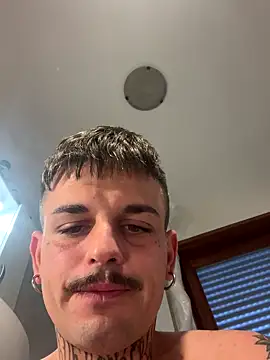 Snapshot of D3V0Z chatting on October 6, 2025, 6:58 am D3V0Z online show from October 6, 2025, 6:58 am