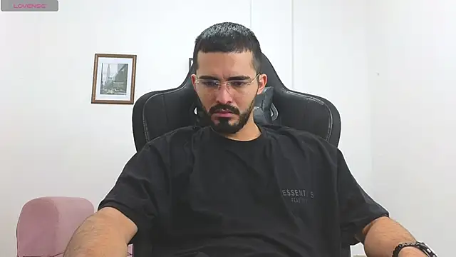 Massimoo 07 online show from December 3, 2025, 4:39 pm