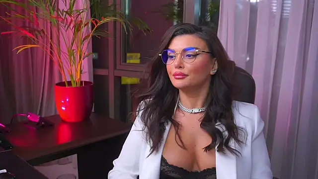 Snapshot of myakalifa chatting on February 3, 2025, 1:19 am myakalifa online show from February 3, 2025, 1:19 am