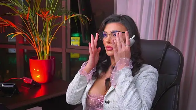 Snapshot of myakalifa chatting on January 31, 2025, 7:51 pm myakalifa online show from January 31, 2025, 7:51 pm