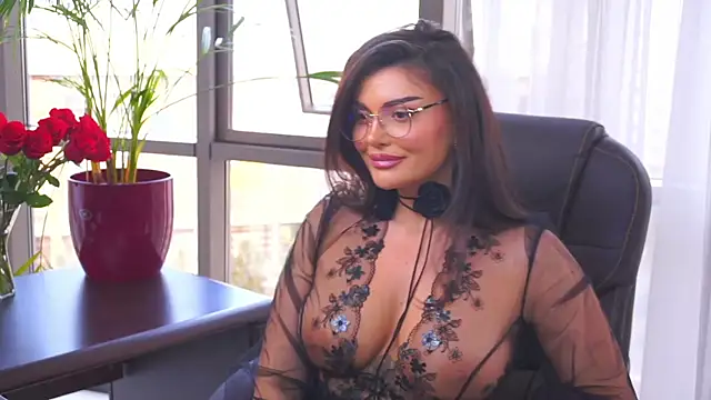 Snapshot of myakalifa chatting on February 14, 2025, 2:02 pm myakalifa online show from February 14, 2025, 2:02 pm