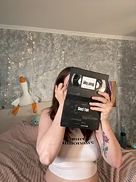 Sabrina shells online show from September 13, 2025, 10:59 am