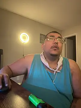 Snapshot of cloudy_couple444 chatting on February 3, 2025, 2:36 am cloudy couple444 online show from February 3, 2025, 2:36 am