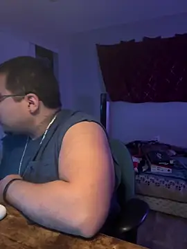 Snapshot of cloudy_couple444 chatting on December 27, 2024, 12:39 am cloudy couple444 online show from December 27, 2024, 12:39 am