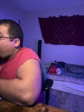 Snapshot of cloudy_couple444 chatting on December 25, 2024, 4:22 am cloudy couple444 online show from December 25, 2024, 4:22 am