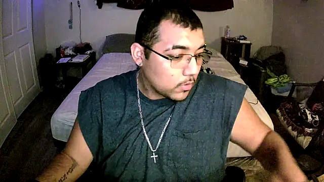 Snapshot of cloudy_couple444 chatting on October 2, 2025, 12:03 am cloudy couple444 online show from October 2, 2025, 12:03 am