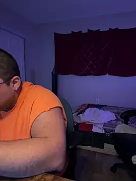 Snapshot of cloudy_couple444 chatting on January 3, 2025, 11:56 am cloudy couple444 online show from January 3, 2025, 11:56 am