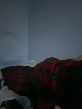 Snapshot of cloudy_couple444 chatting on December 23, 2024, 2:35 am cloudy couple444 online show from December 23, 2024, 2:35 am