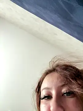 AndreaMood online show from November 18, 2025, 1:32 am