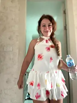 AndreaMood online show from November 12, 2025, 2:04 am