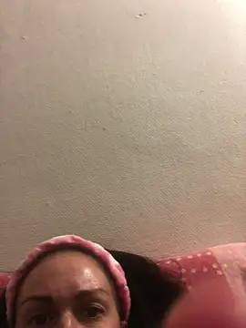 BELLAMORGANE1 online show from October 29, 2025, 7:02 pm