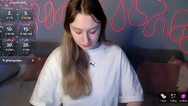 Snapshot of Haley_Vixen chatting on December 14, 2025, 9:04 am Haley Vixen online show from December 14, 2025, 9:04 am