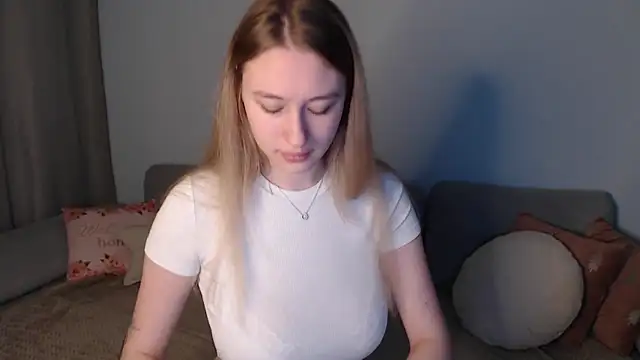 Snapshot of Haley_Vixen chatting on October 31, 2025, 9:06 am Haley Vixen online show from October 31, 2025, 9:06 am