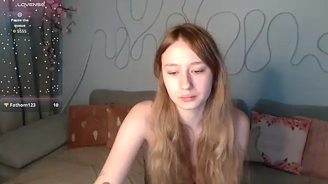 Snapshot of Haley_Vixen chatting on December 16, 2025, 9:13 am Haley Vixen online show from December 16, 2025, 9:13 am