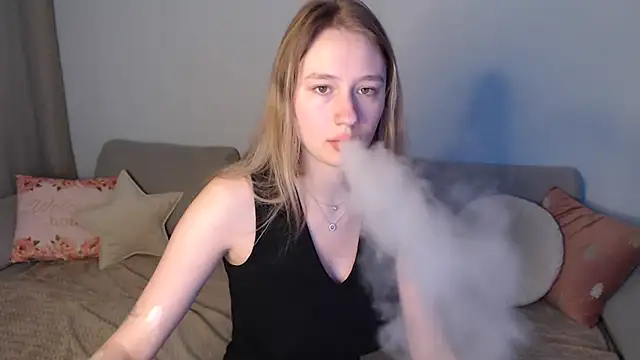 Snapshot of Haley_Vixen chatting on October 29, 2025, 9:19 am Haley Vixen online show from October 29, 2025, 9:19 am