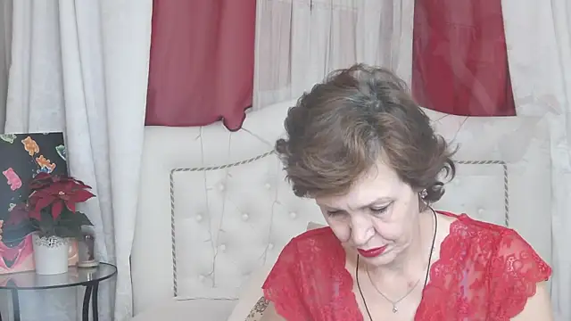 Snapshot of SilviaHart chatting on October 10, 2025, 1:01 pm SilviaHart online show from October 10, 2025, 1:01 pm