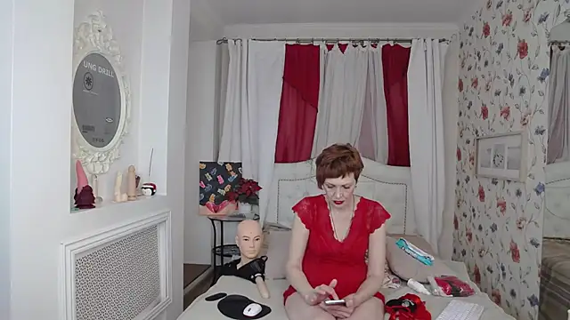 Snapshot of SilviaHart chatting on February 14, 2025, 11:42 am SilviaHart online show from February 14, 2025, 11:42 am