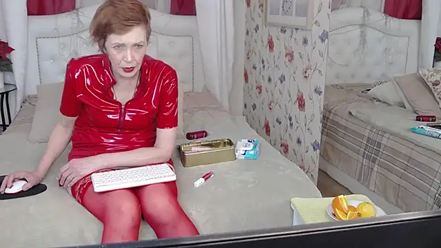 Snapshot of SilviaHart chatting on February 14, 2025, 5:30 am SilviaHart online show from February 14, 2025, 5:30 am