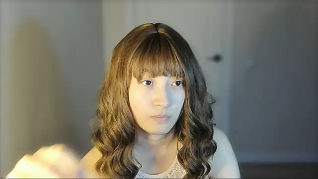  hannah baker online show from February 3, 2025, 2:34 pm