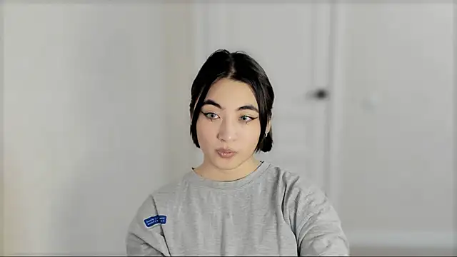  hannah baker online show from February 24, 2025, 1:53 pm