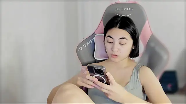  hannah baker online show from March 4, 2025, 10:24 am